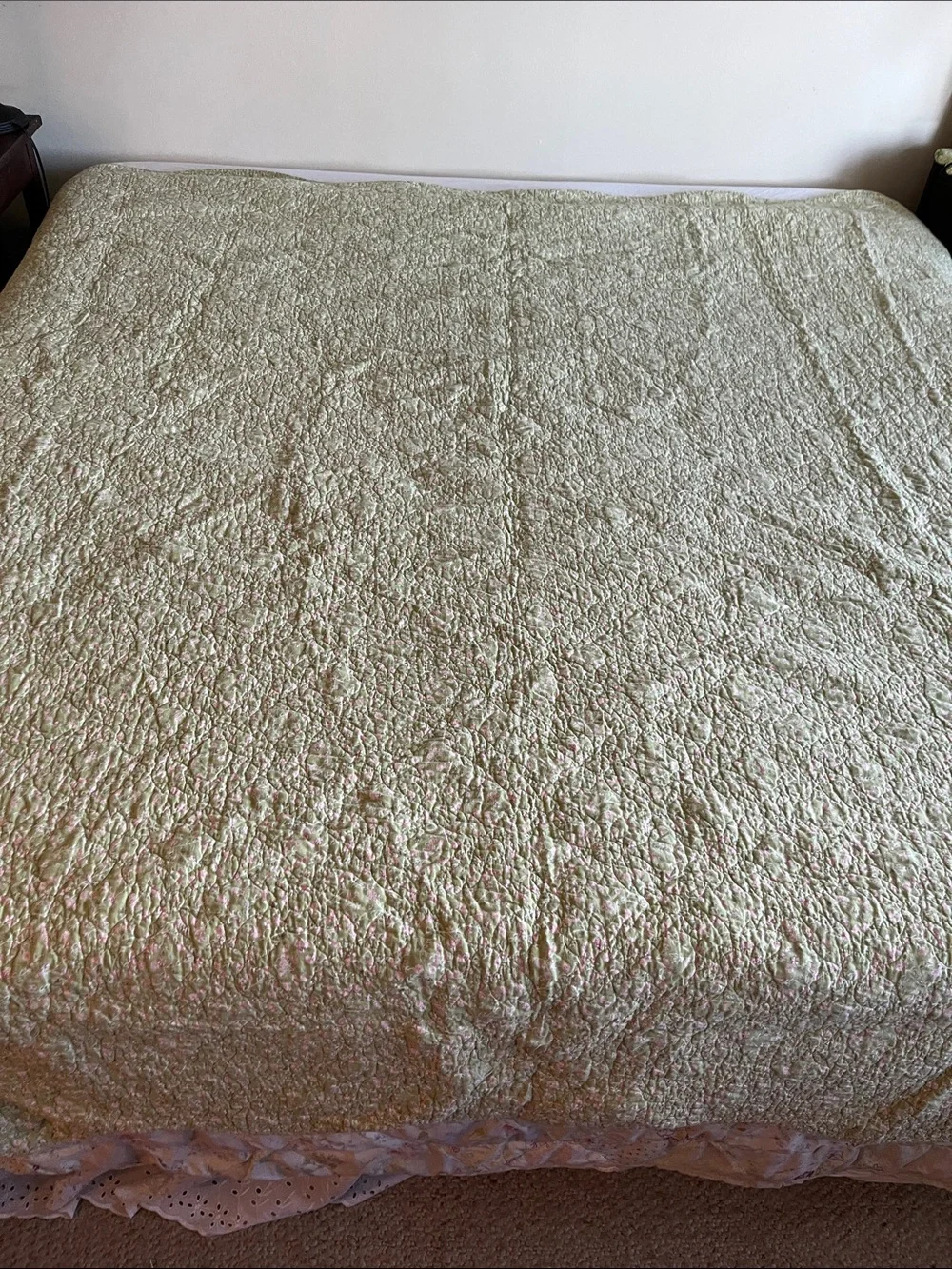Home Classic Floral Quilt Pale Yellow Front & Light Mint Green Underside Full/Q